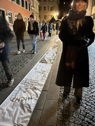 0451, Performance, "Das Geheimnis unter Dir", Zeichnung, 280 Meter, 2025