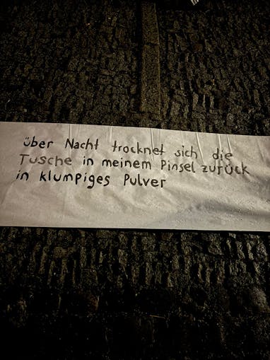 0449, Performance, "Das Geheimnis unter Dir", Zeichnung, 280 Meter, 2025